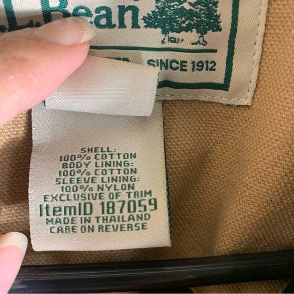 L.L. Bean Men's XL Tan Barn Jacket with Green Collar - Picture 4 of 14
